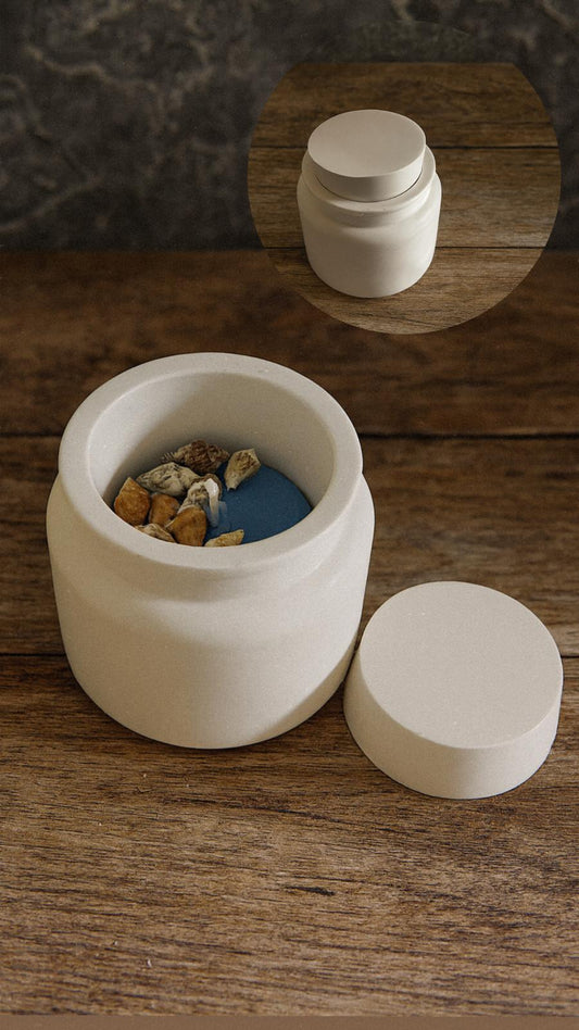 Taş Obje İçerisinde Mum